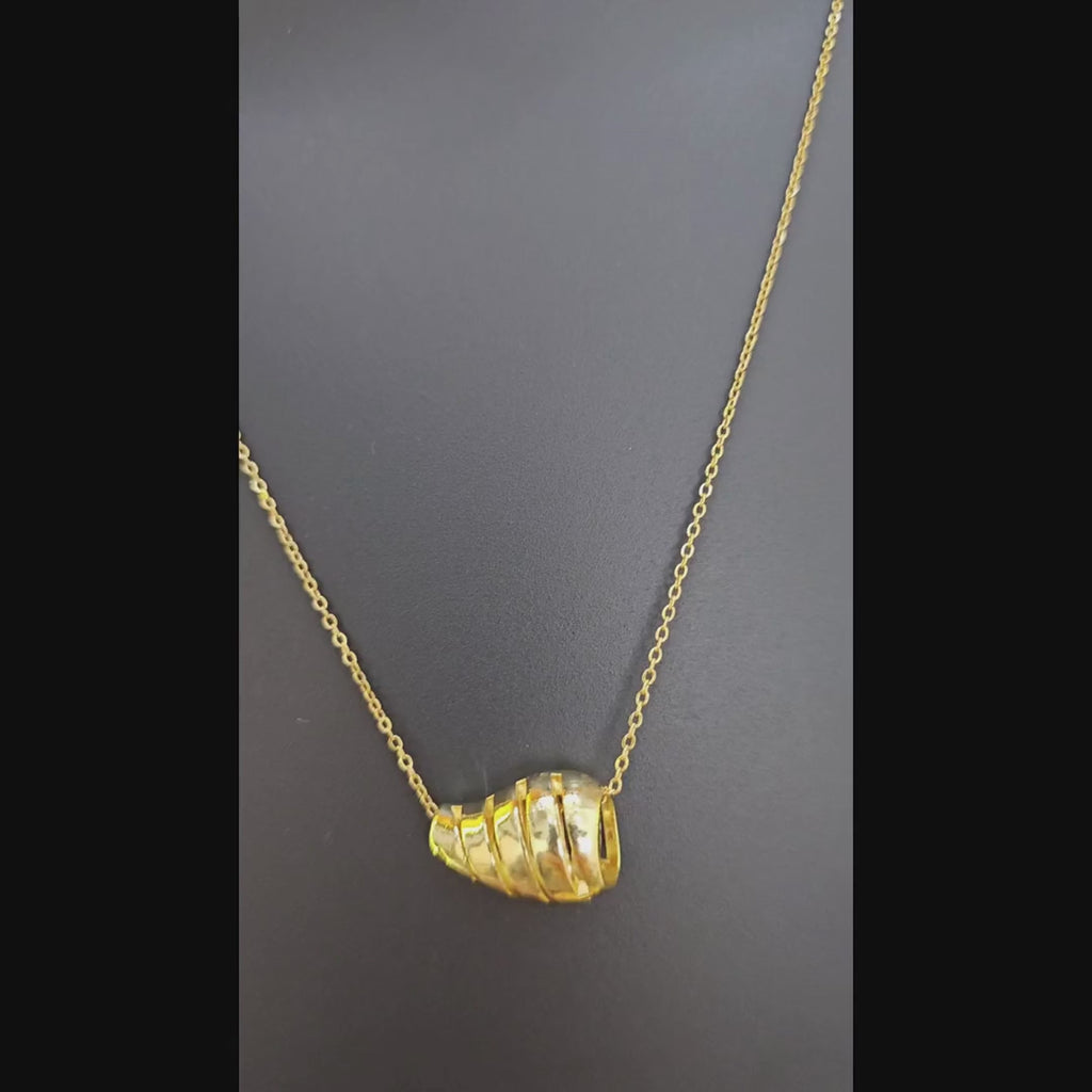 Curved Textured Gold Pendant Necklace